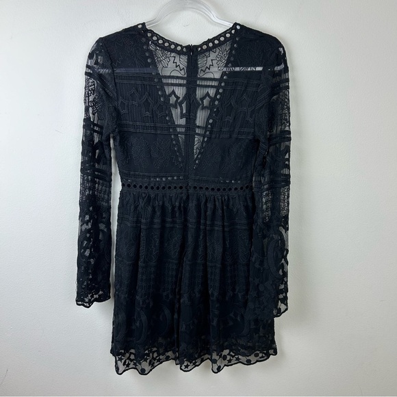 Sisters of the Tribe black lace flowy mini dress size: M - Picture 13 of 14